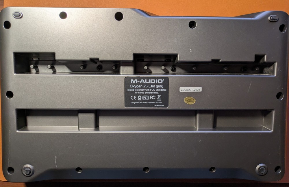 M-Audio Oxygen 25 Keyboard 3rd Gen with Power Cable