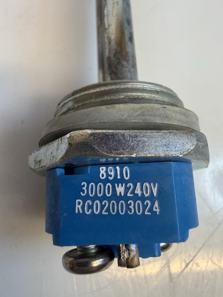 Camco USA 8910 Water Heater Element Screw, 240 V, 3000 W QTY X1 READ INFO!!