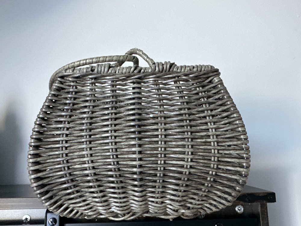 Broyhill Basket Silverware Napkin Display Gray Medium Sized Woven Handle