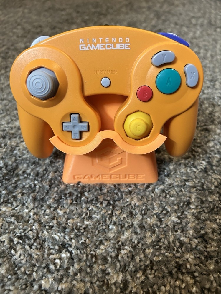 Nintendo GameCube Controller Stand with Engraved Logo 3D print