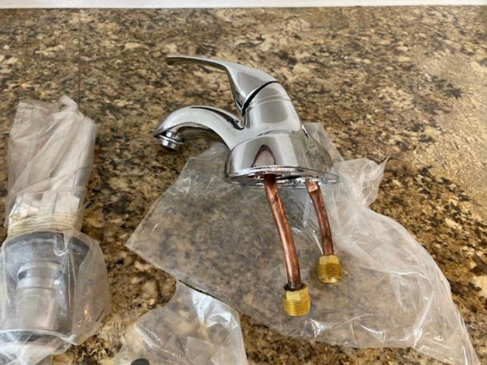 Toya Bath Faucet - Center set