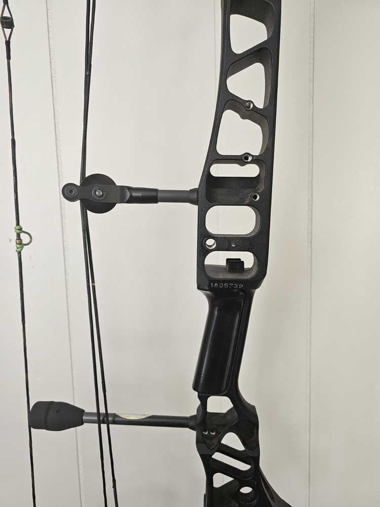 Mathews No Cam HTX Compound Bow