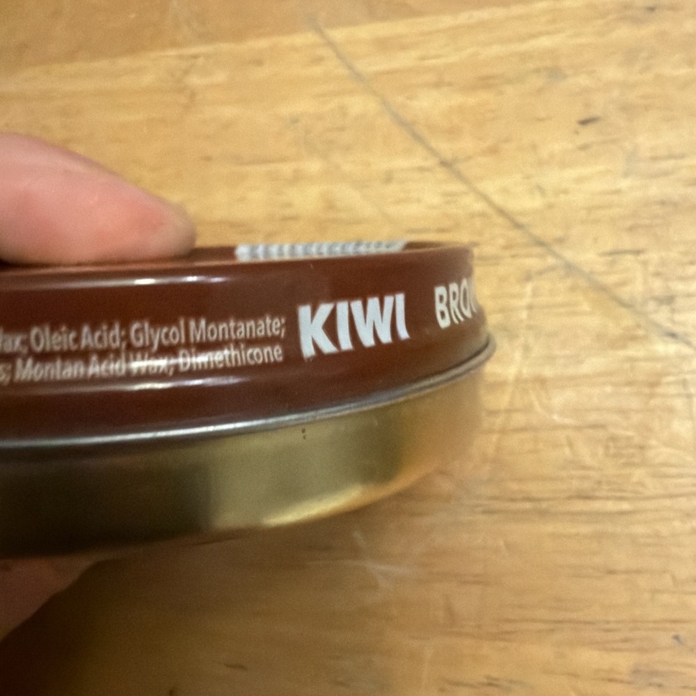 Kiwi Parade Gloss Paste, 1.125 Oz, Brown