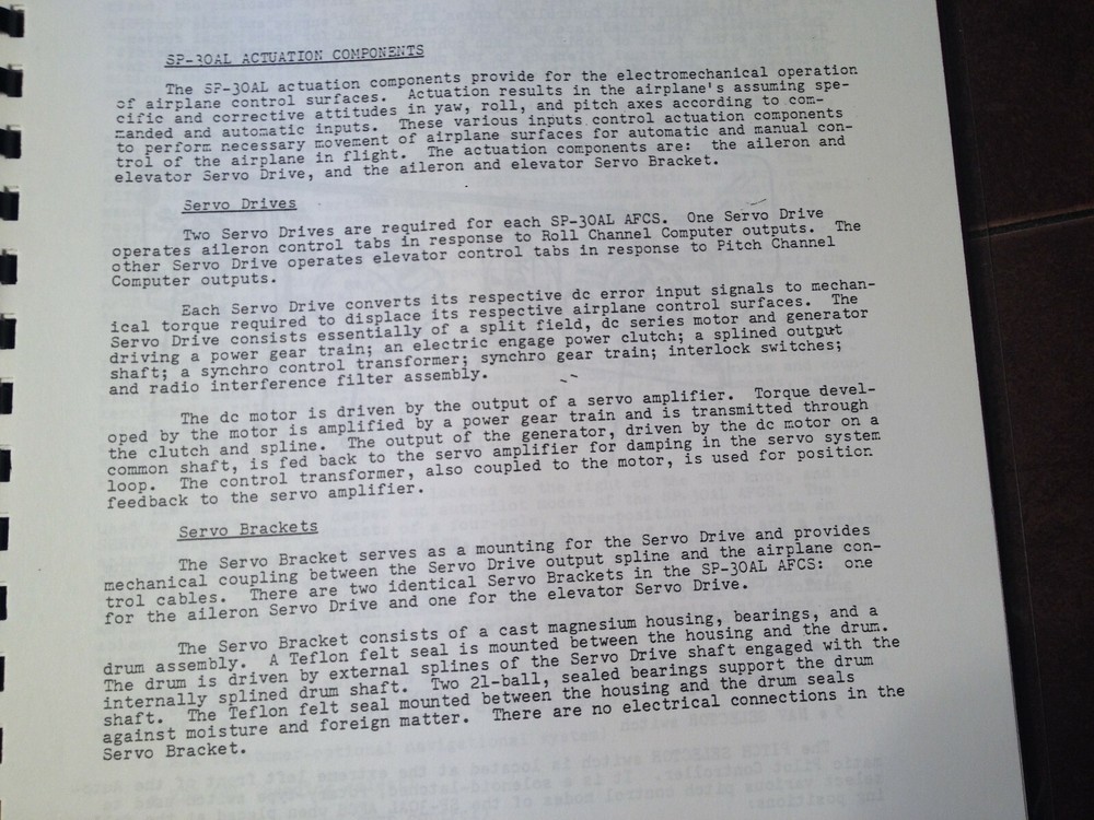 Sperry AFCS SP30AL in Douglas DC-8-73F Pilots Guide & Training Manual.