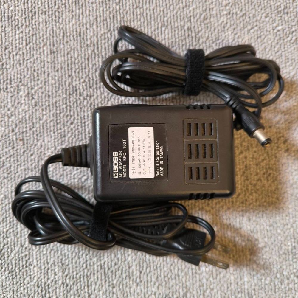 BOSS VF-1 24-Bit Multi-Effects Processor Made in Japan With Power Supply ※READ