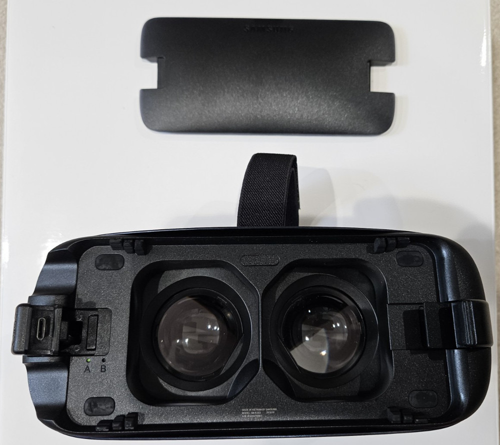 Samsung Gear VR Oculus Virtual Headset