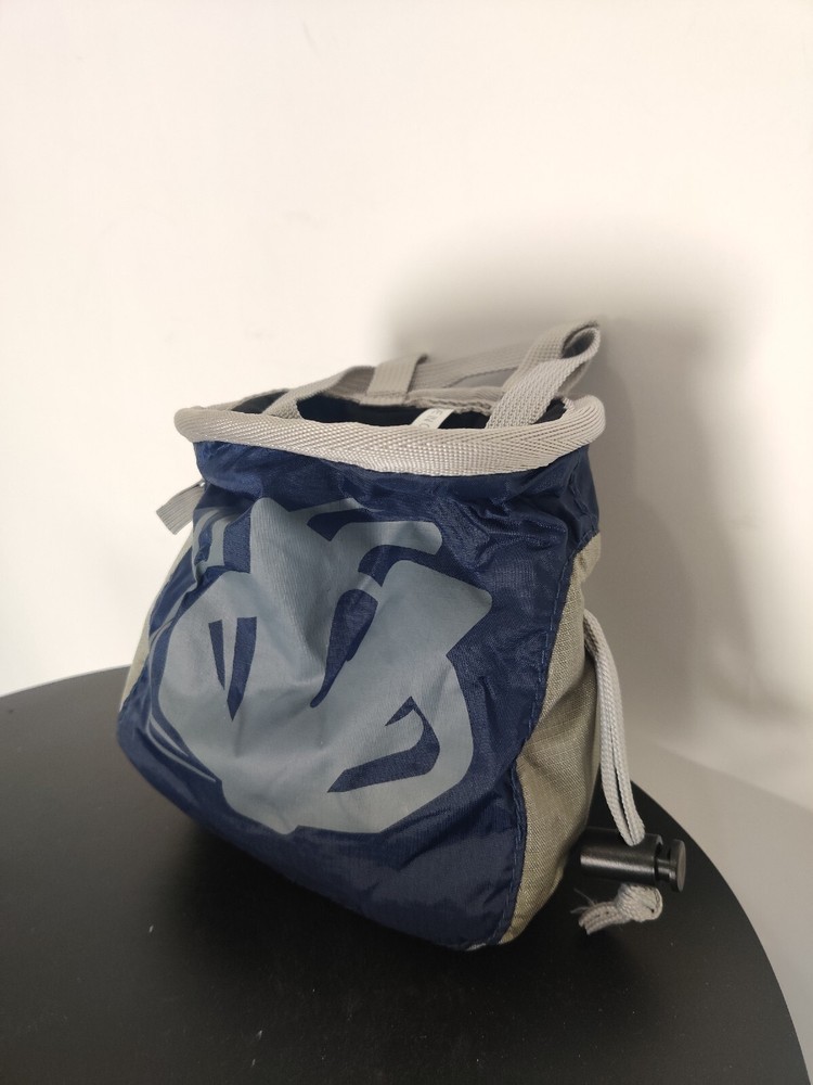 Evolv Roundtangular knit rare Chalkbag - Climbing Boulder OCEAN