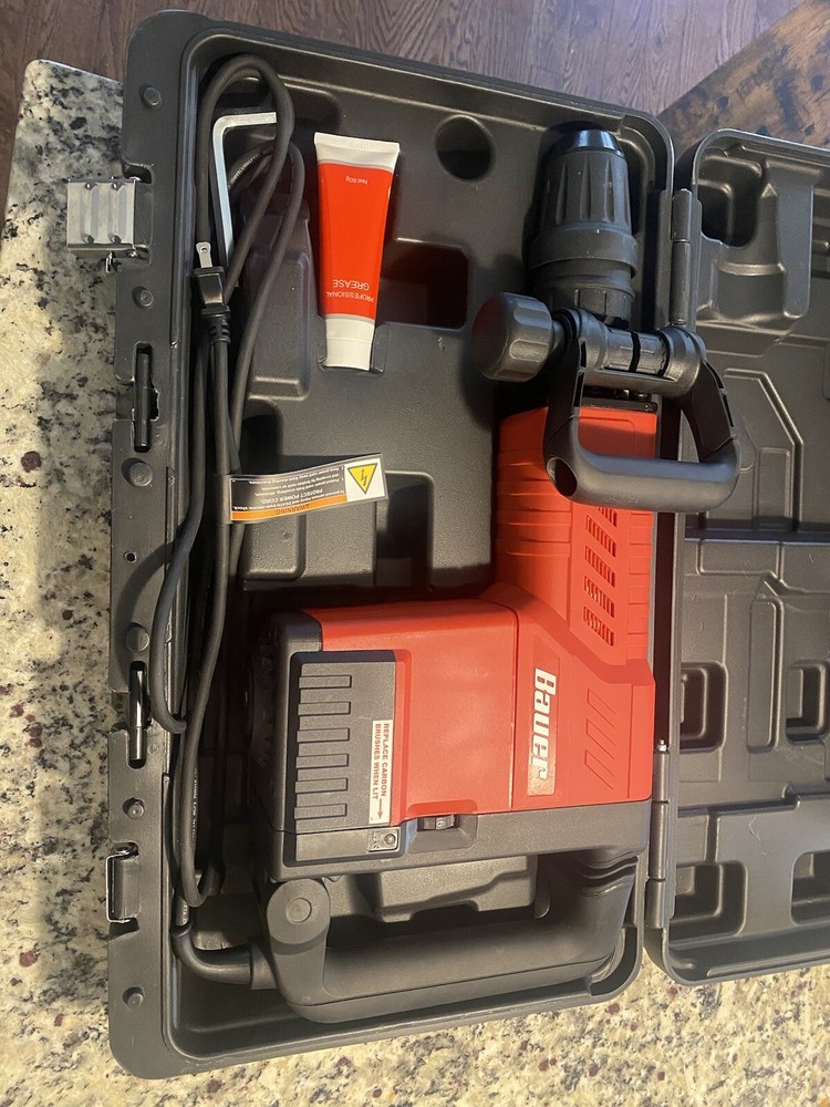 Bauer 1631E-B 12.5A SDS Max Type Pro Demolition Hammer Kit