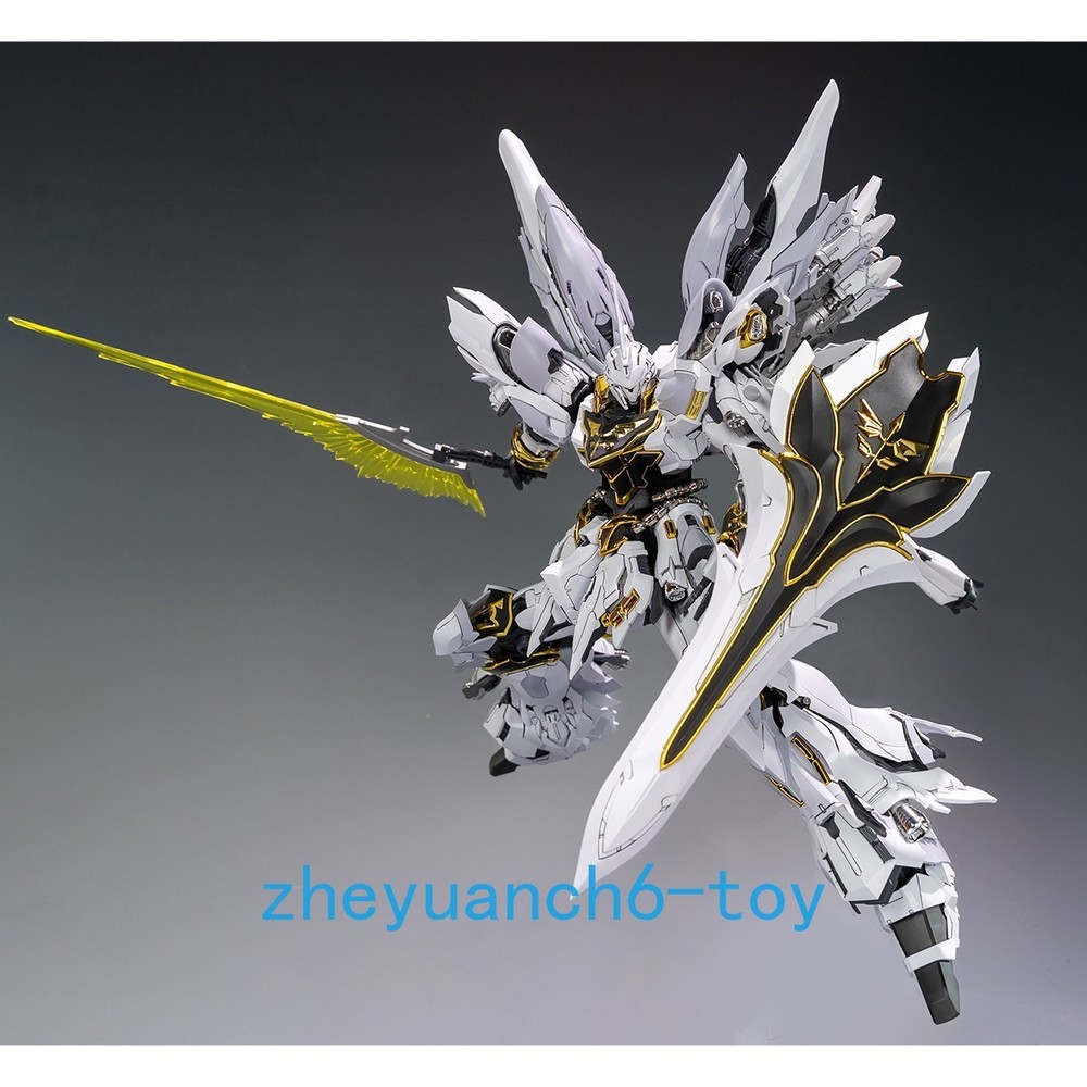 Comet Technology White Triple Speed Sinanju Full Frame 1/100 Model Kit Assembly