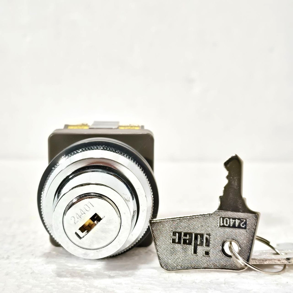 IDEC SELECTOR SWITCH ASN3K11 NEW