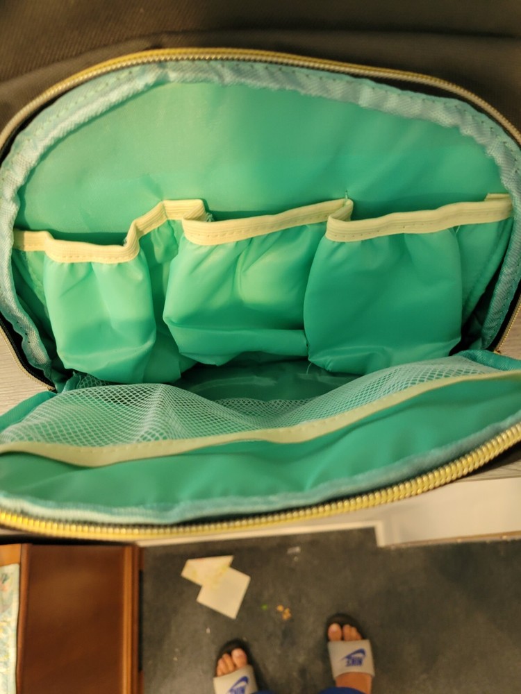 MOTIF BREAST PUMP BACKBACK NEW WITHOUT TAGS. INSULATED!!