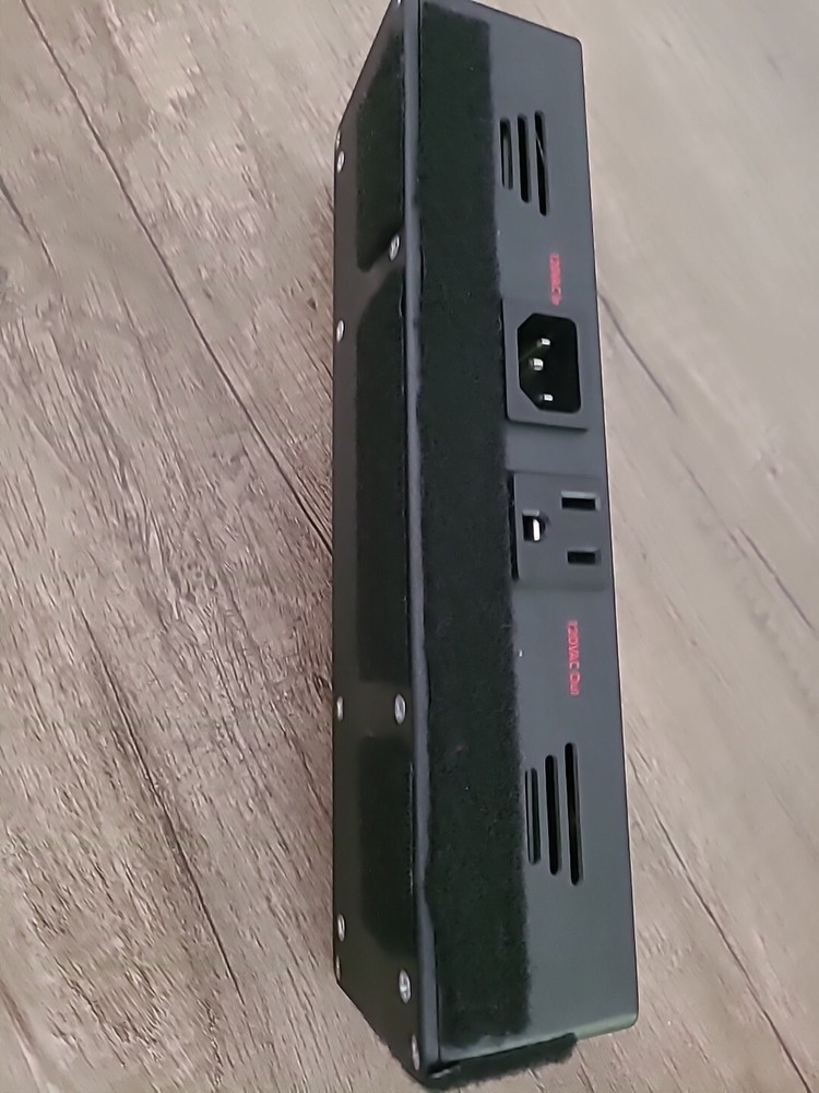 Walrus Audio Phoenix 120V Isolated Power Supply