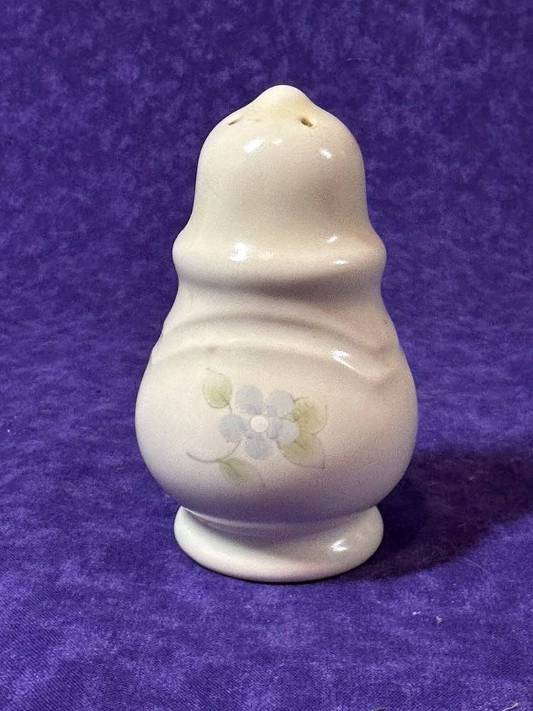 Pfaltzgraff Tea Rose Salt Shaker Blue Flower