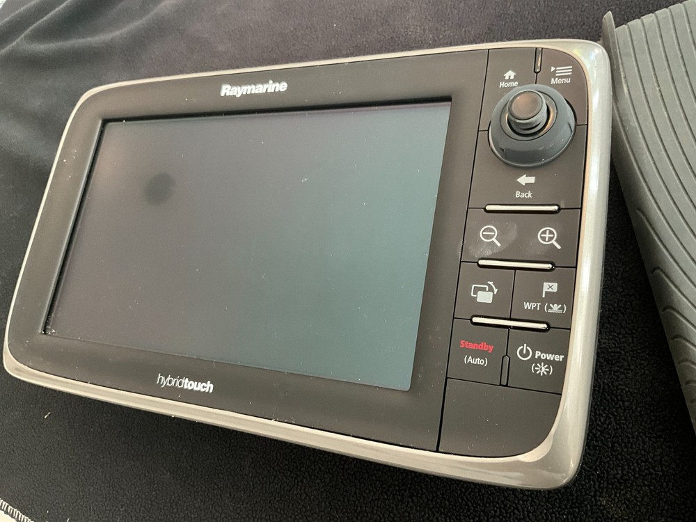 Raymarine e95 Hybrid Touch GPS Chartplotter Multi Function Display