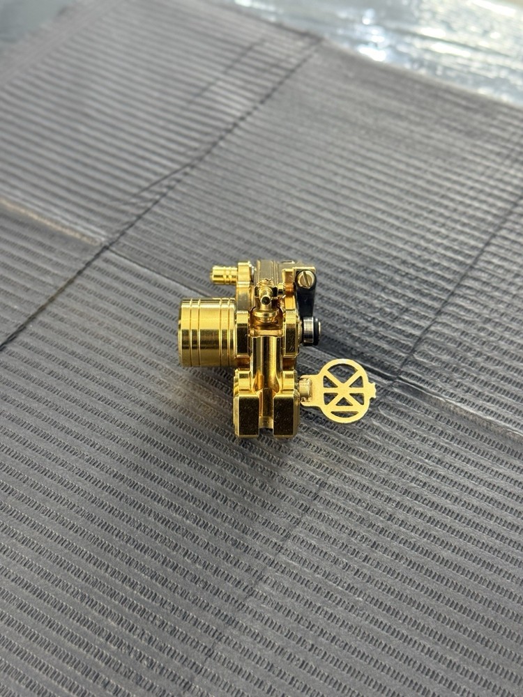 Dan Kubin V7 All Gold