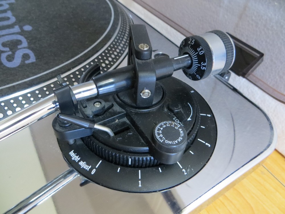 Numark Pro TT-1 Professional Direct Drive Turntable - DJ Vinyl Record Player