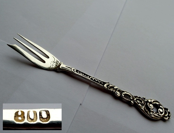 Beautiful Antique Rococo Kitchen Fork 800er Silver F403
