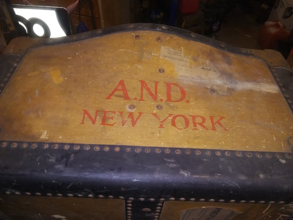 steamer trunks vintage wardrobe