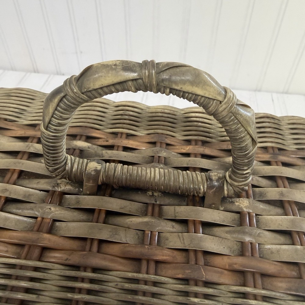 VTG Wicker Sewing Basket Needs Hinge Repair