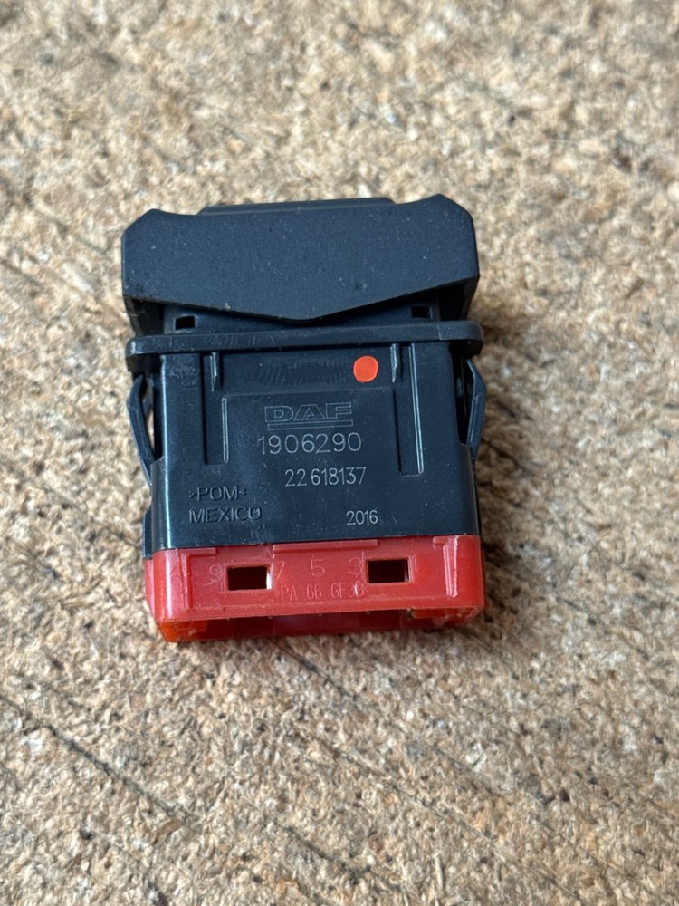 DAF XF AEBS Disable Switch 1906290 22618137