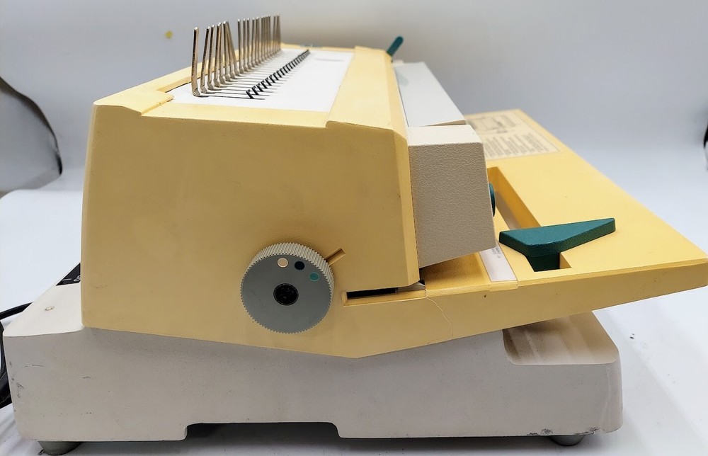 GBC Binder Model 470KM