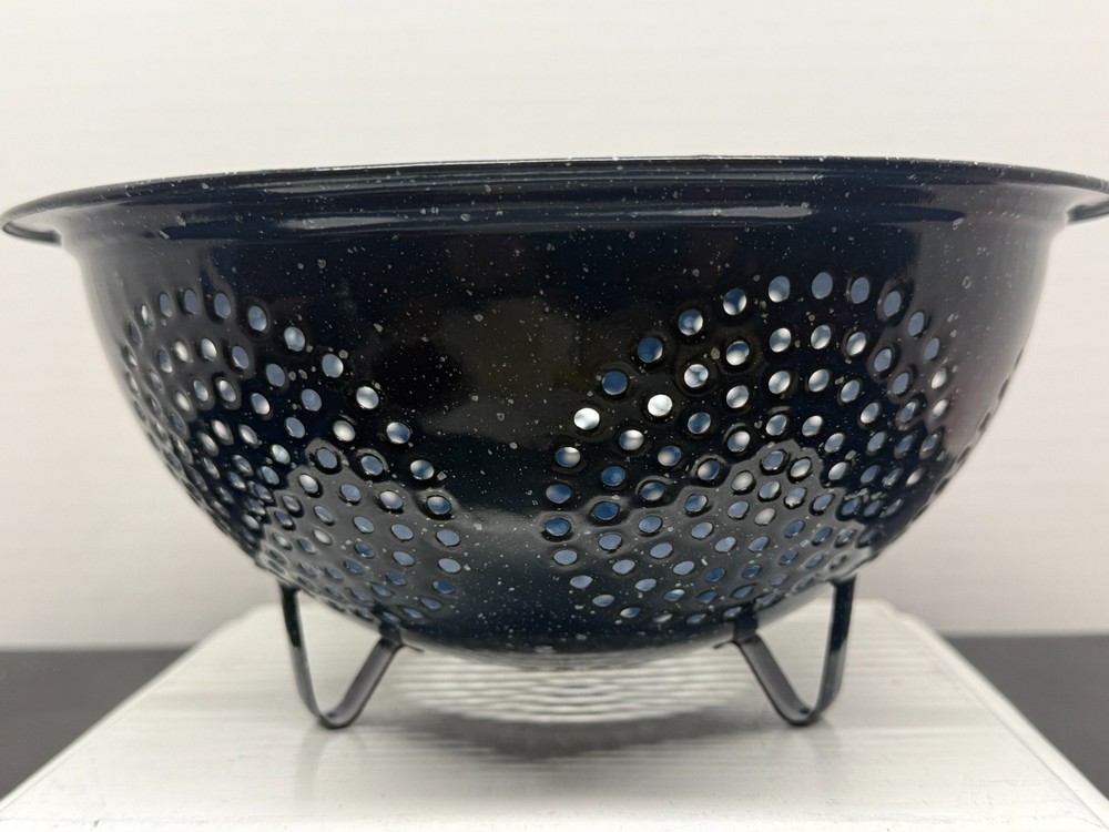 Vintage Blue Enamel Kitchen Strainer Colander 3 footed 9.5”