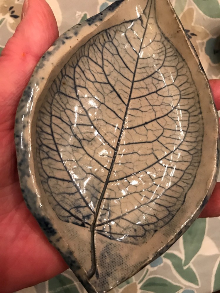 BLUE TONES LEAF SHAPED NUT CANDY DISH