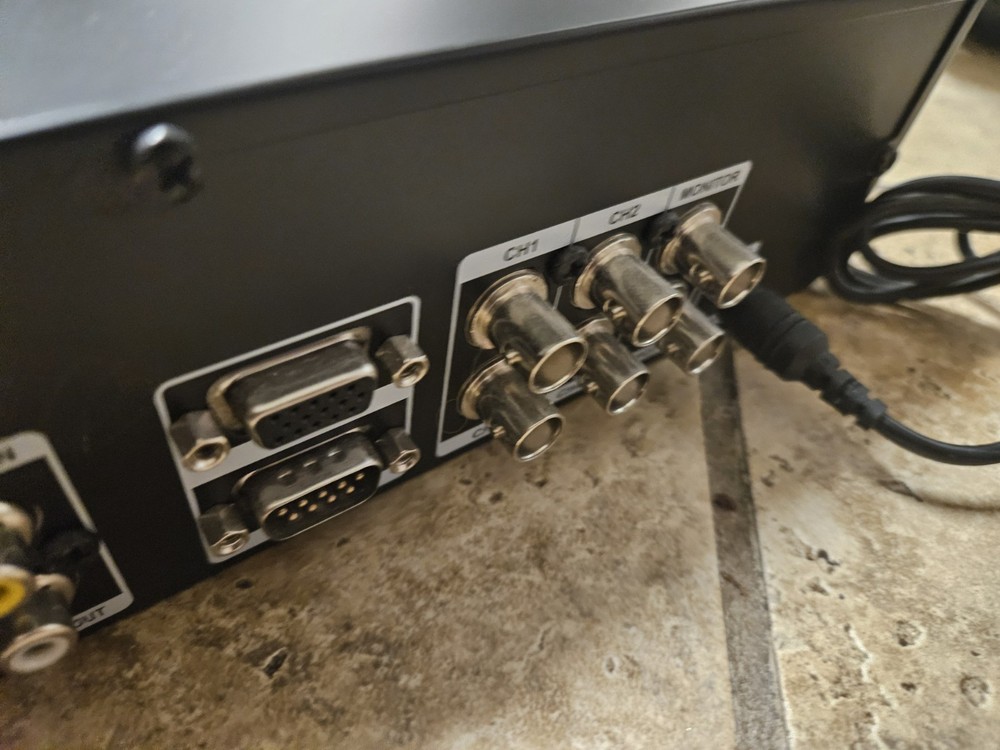 VMAX 4 channel dvr. model DW-VMAX 4 Home Automation Powers On Untested Fully