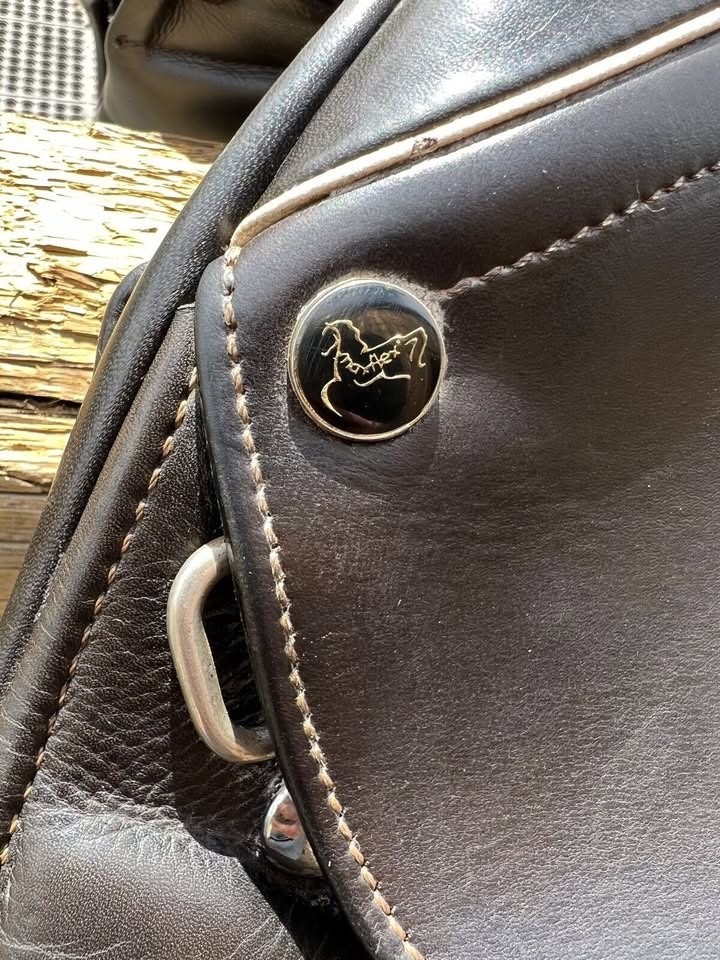 Maxflex Oliveira Dressage leather saddle 17.5'' adjustable tree