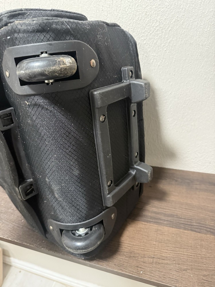 Storm Rolling Telescoping Thunder Roller Bowling Bag Black