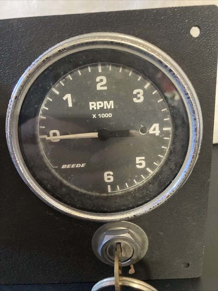 MARINE ENGINE INSTRUMENT PANEL BEEDE GAUGES