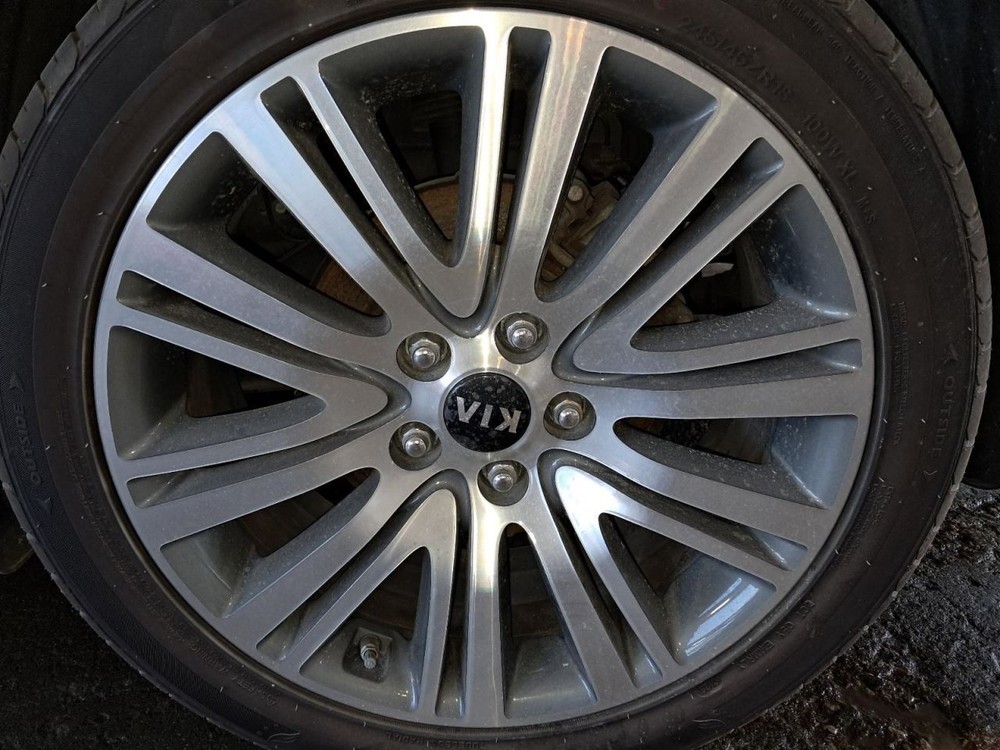 2015 KIA Cadenza Used Display Screen - No Anti-Theft Code, Reprogram Required