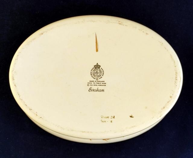 ROYAL WORCESTER EVESHAM GOLD BONE CHINA 2 QUART OVAL COVERED CASSEROLE