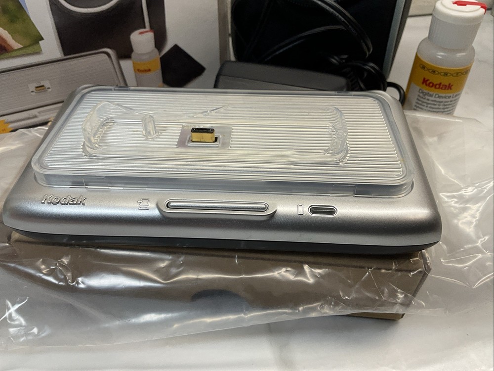 Kodak EasyShare Camera Dock Kit new C-V-Z-P Series