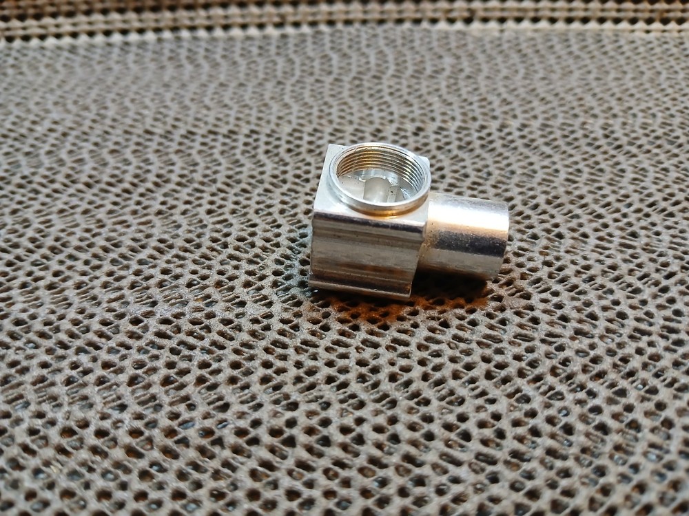 COX*THIMBLE DROME*MODEL AIRPLANE ENGINE PART*CRANKCASE 425*BUICK*SP*NOS*OP*SAI