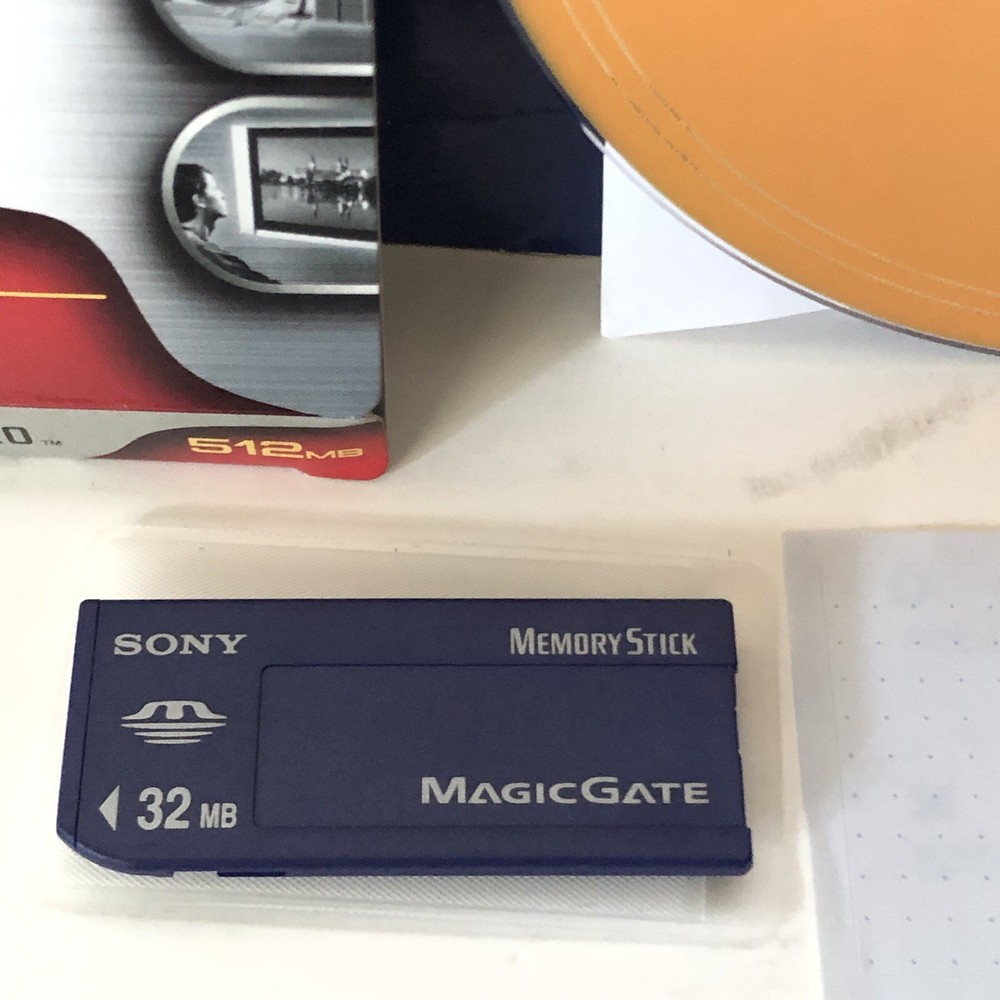 Sony Memory Stick Pro 32 MB Magic Gate Card Reader CD Disc