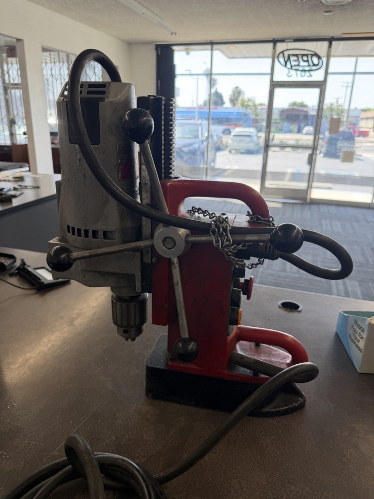 Milwaukee 4202 Electromagnetic Drill Press (1106628)