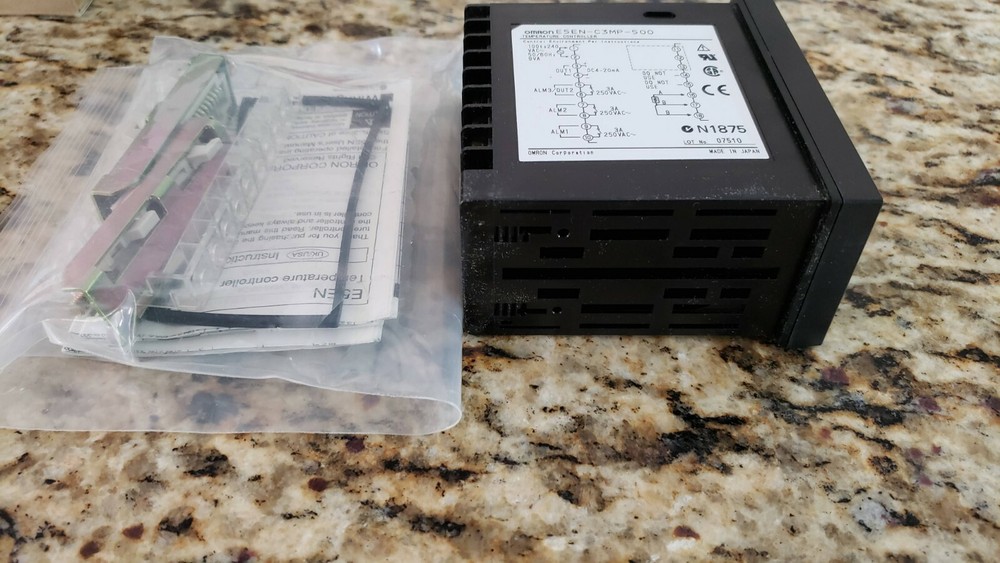 OMRON E5EN-C3MP-500 TEMPERATURE CONTROLLER MULTI-RANGE