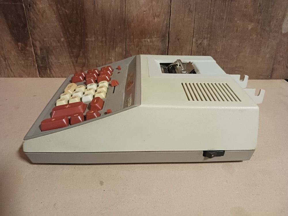 Victor Comptometer Corporation Medalist 306 4-function Printing Calculator