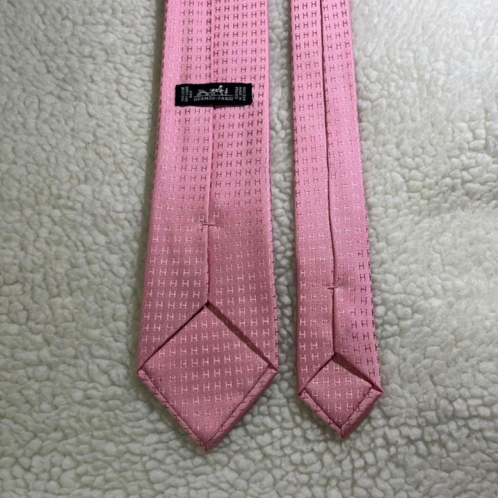 Hermes Pink H Pattern Jacquard Silk Tie Unused