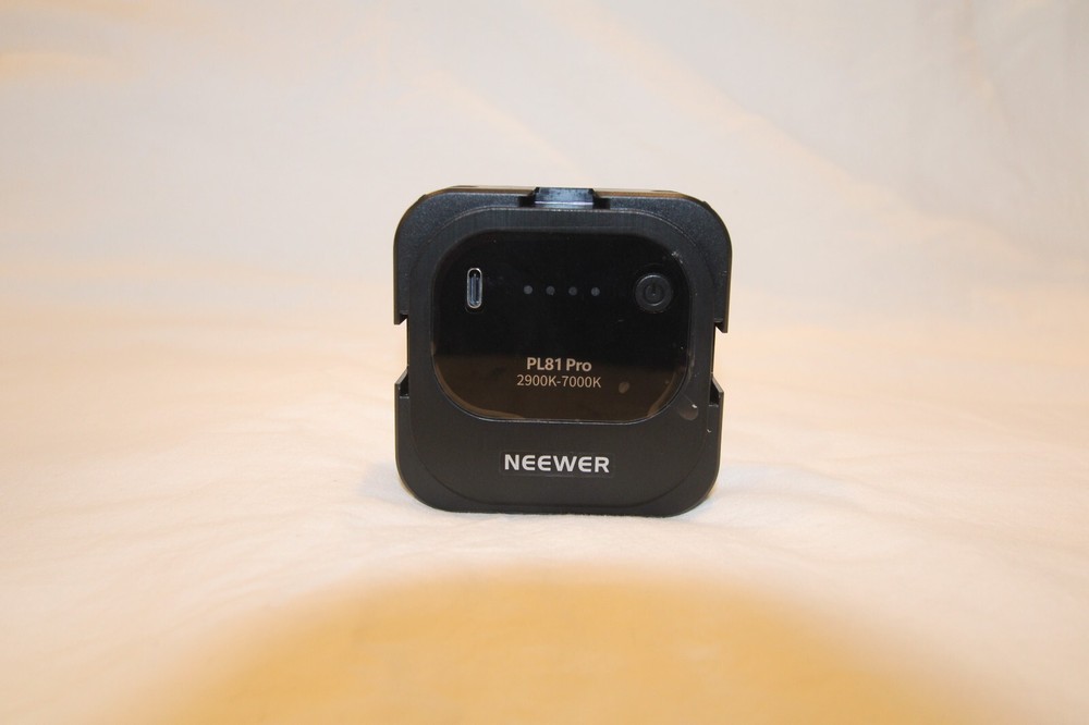 NEEWER PL81 PRO Professional LED Streaming Light