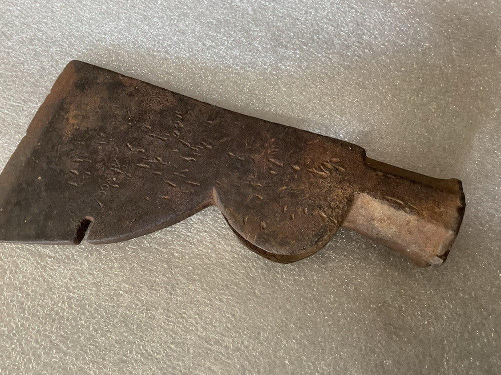 Vintage hatchet/ax no handle