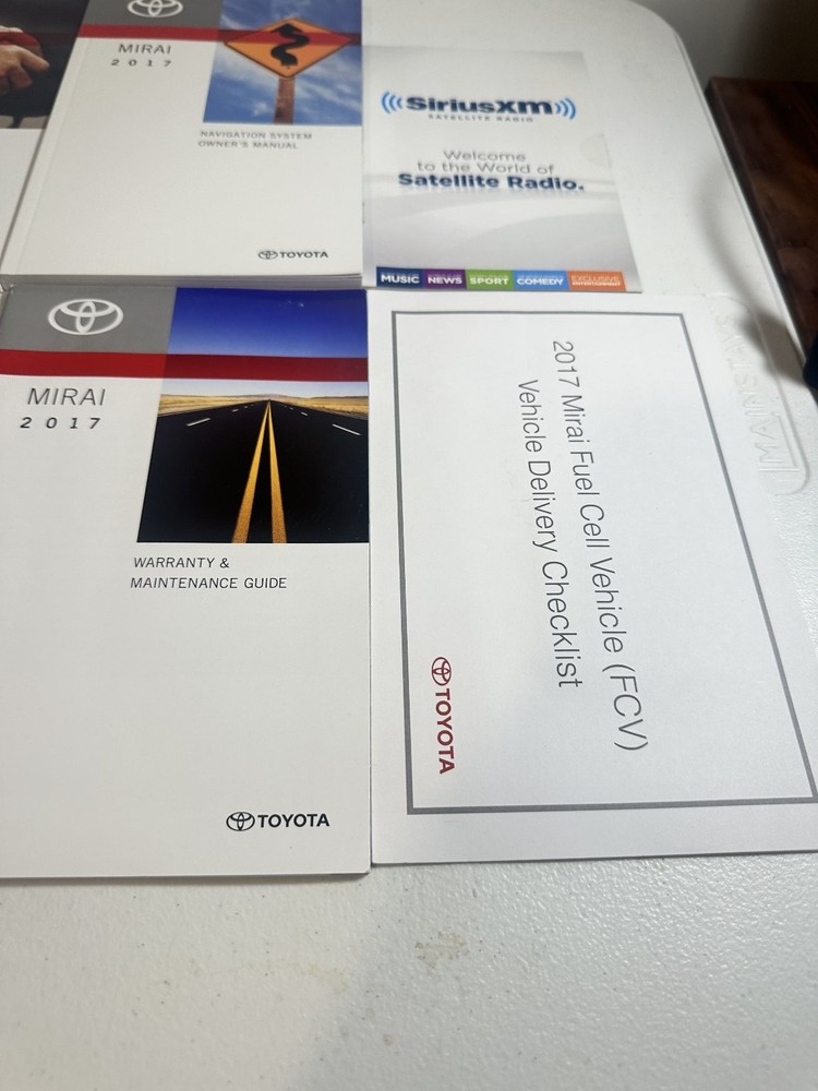 2017 Toyota Mirai Owner's Manuals Set