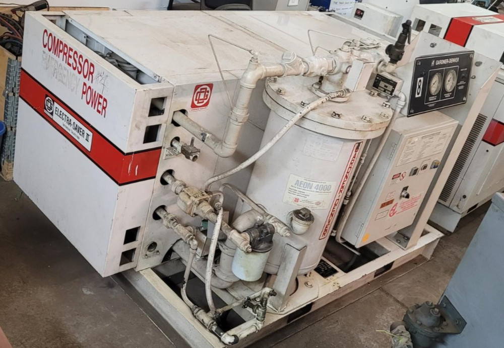 Gardner Denver 40hp screw compressor ECHSHE  47469 Hrs