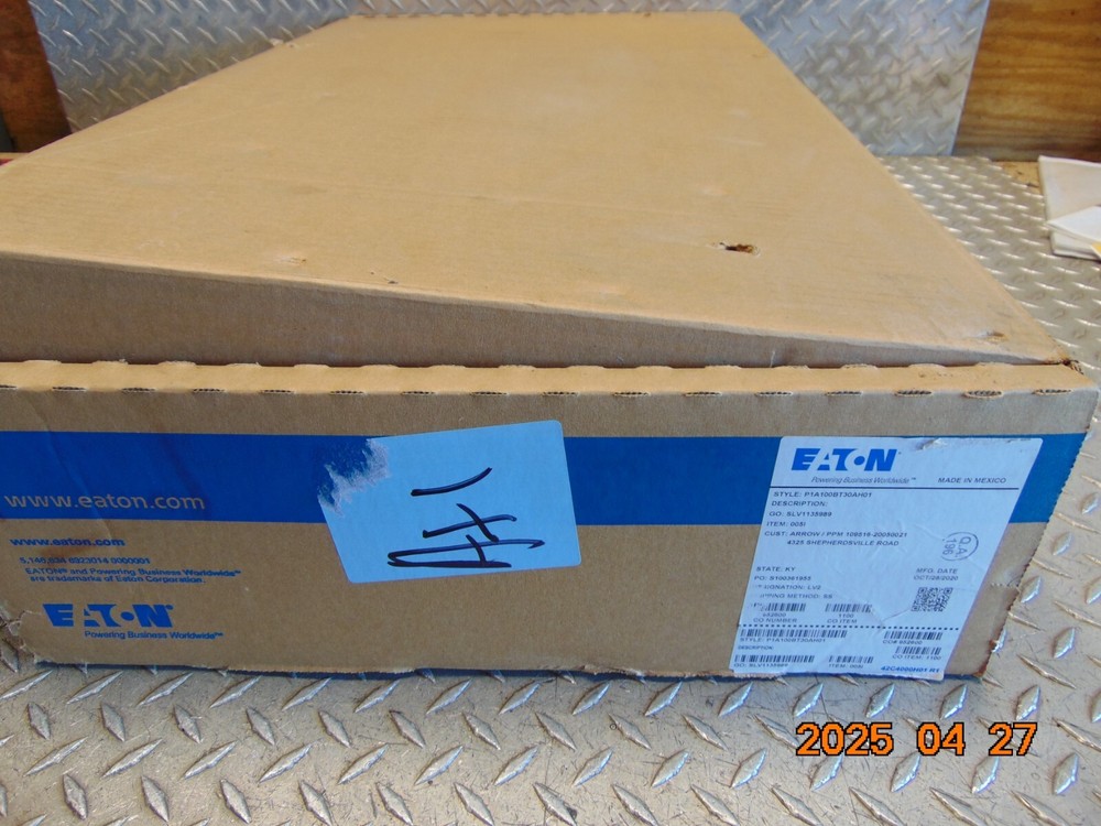 EATON PRL1A P1A100BT30AH01 POW-R-LINE PANELBOARD with BREAKERS
