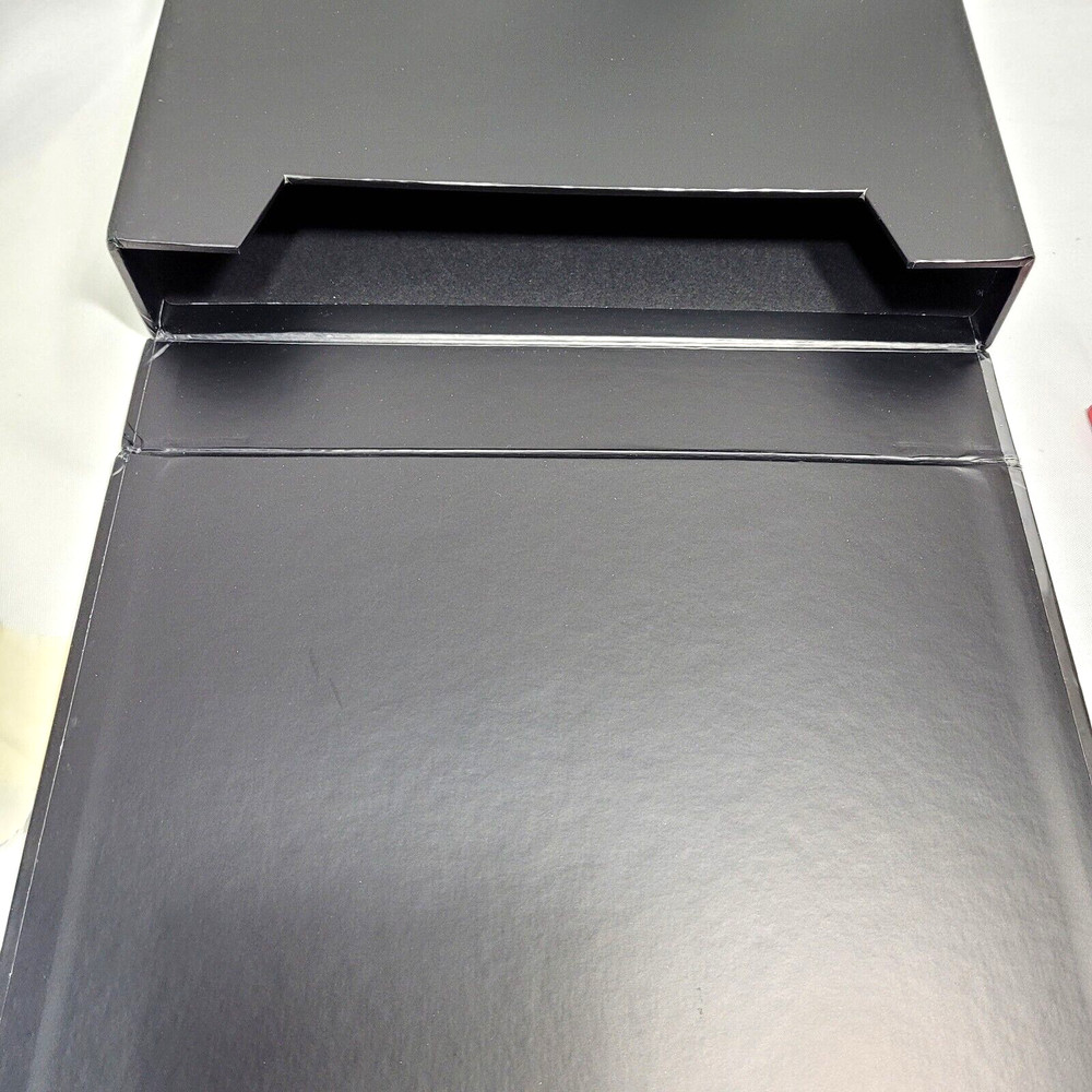 BCW Black Comic Book Stor-Folio, Current & Silver, Holds up to 15 Comic Books