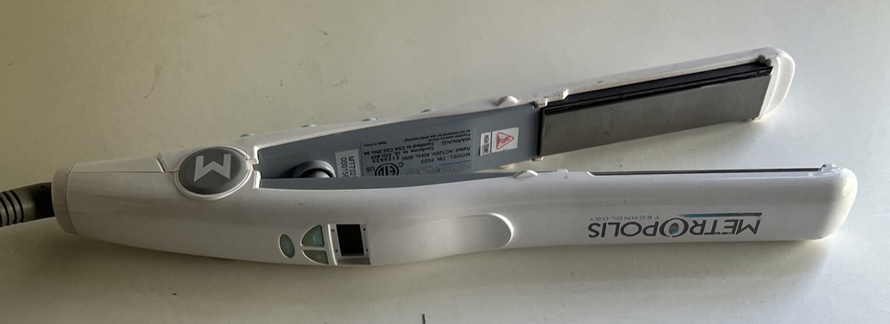 Metropolis Hair Flat Iron Model TW 7025