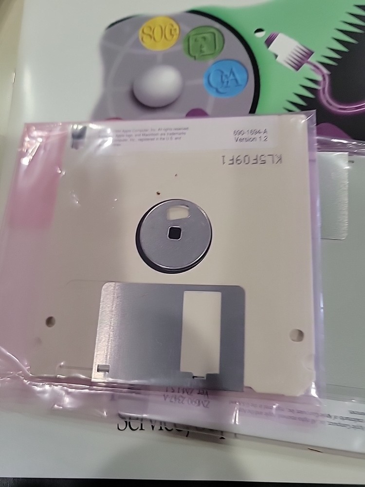 Vintage 1995 Apple System Software Training CD-ROM Macintosh 6200cd RARE!