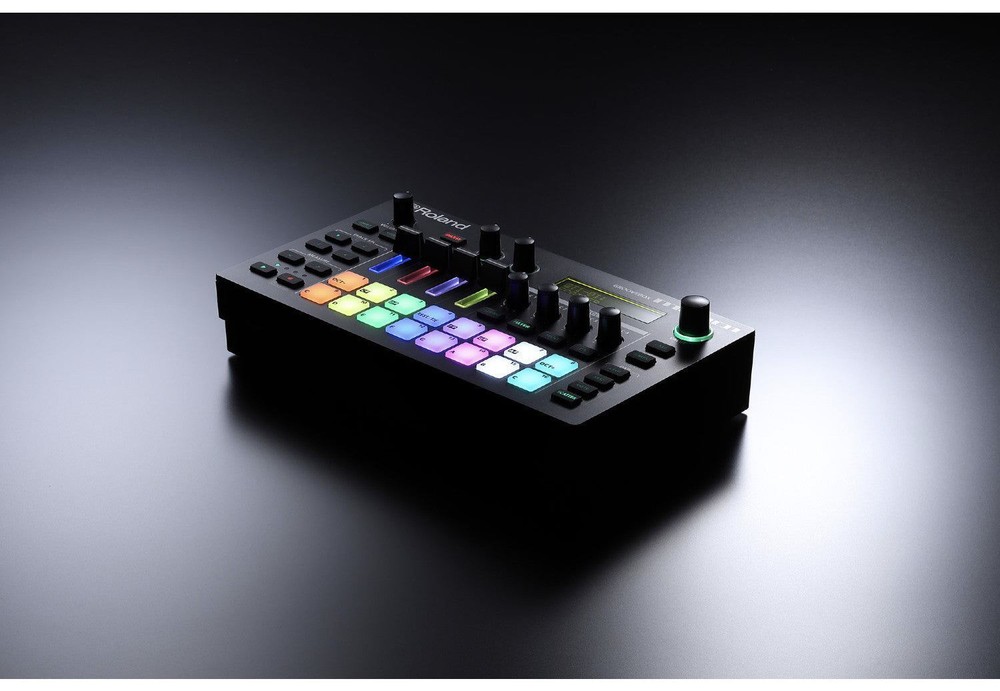 Roland MC-101 Groovebox