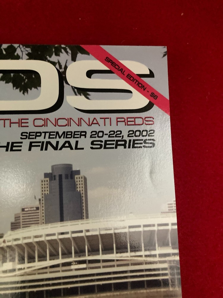 BARRY LARKIN Cincinnati Reds 2002 Final Series SPECIAL EDITION Program Magazine